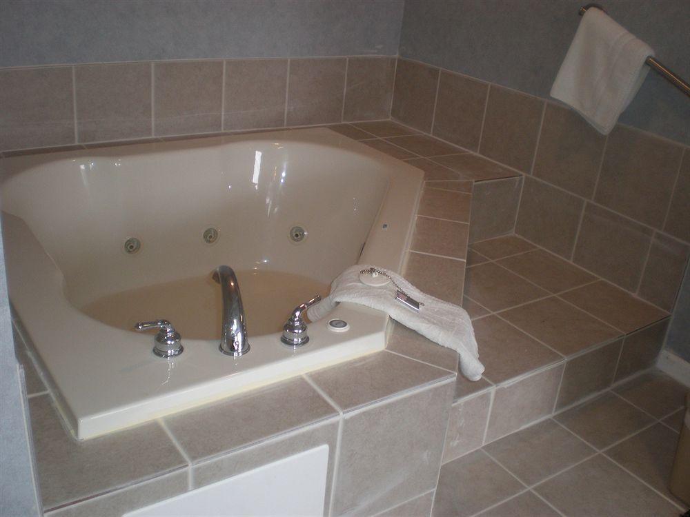 Village Inn & Suites - Smithville Bagian luar foto