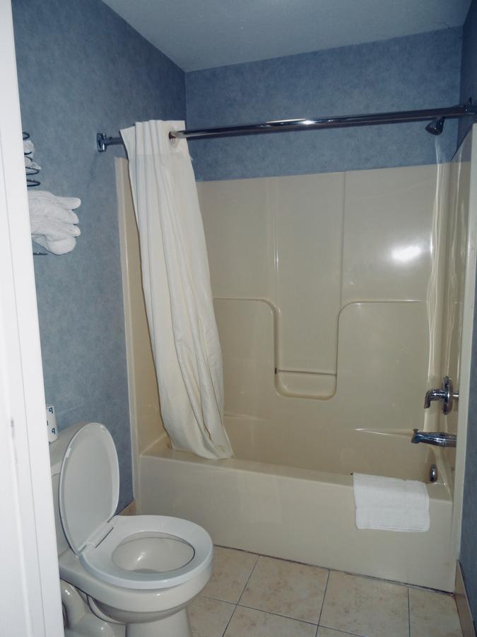 Village Inn & Suites - Smithville Bagian luar foto