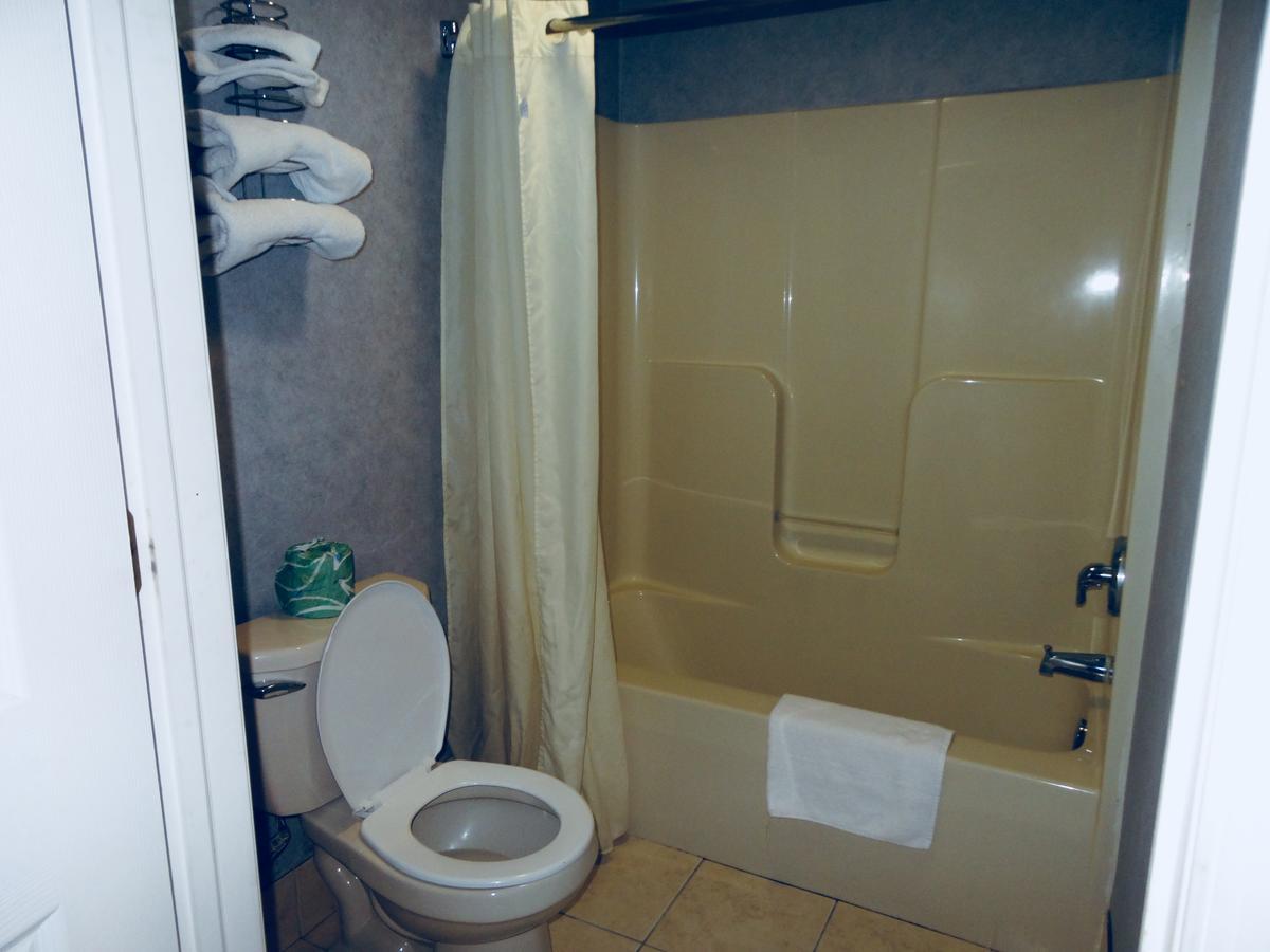 Village Inn & Suites - Smithville Bagian luar foto