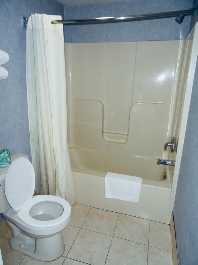 Village Inn & Suites - Smithville Bagian luar foto