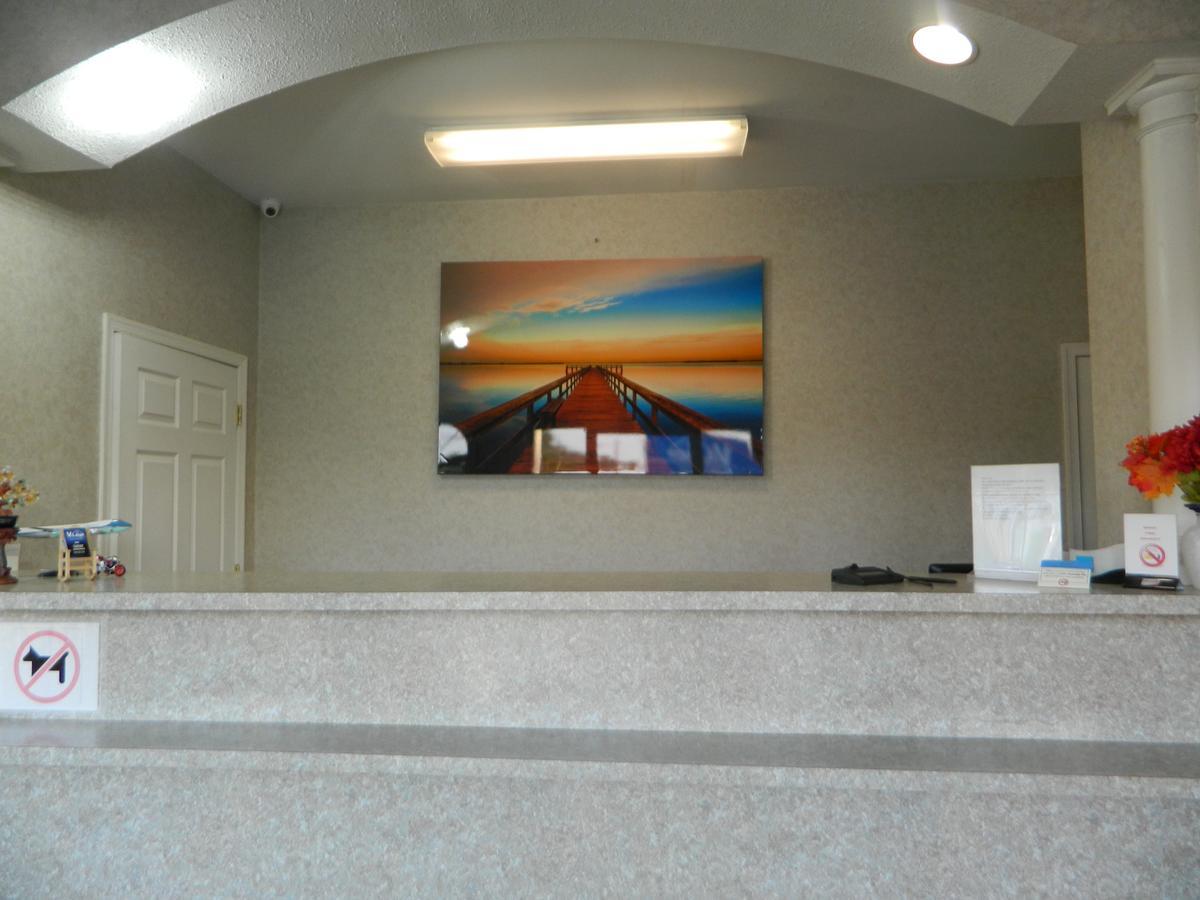 Village Inn & Suites - Smithville Bagian luar foto