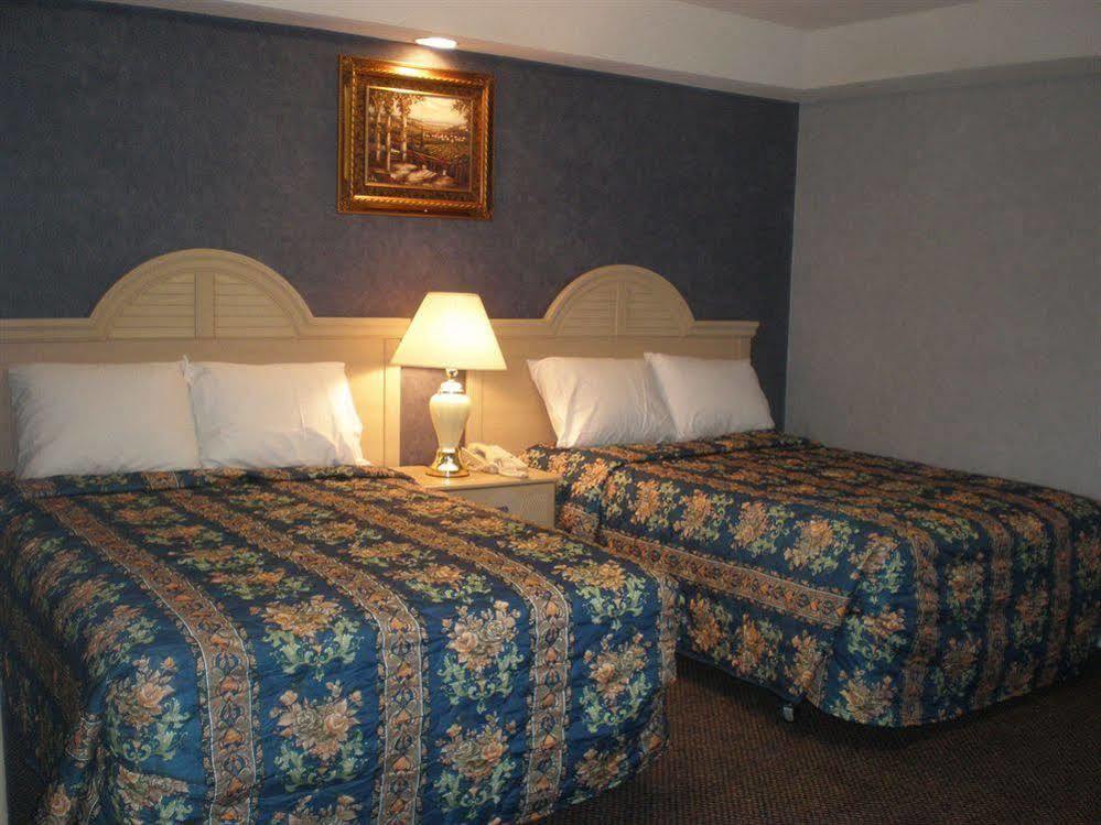 Village Inn & Suites - Smithville Bagian luar foto
